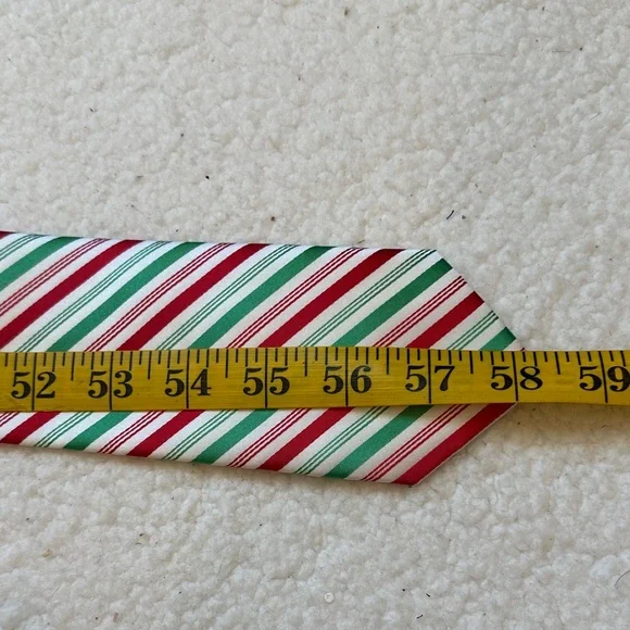 Hallmark holiday traditions Red and Green Striped Tie men one size Christmas - Picture 4 of 6